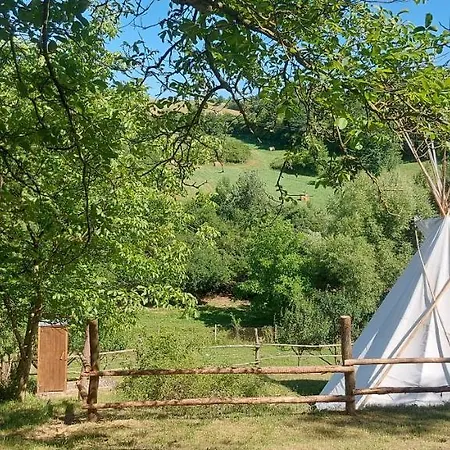 Teepee Nad Farmou Siesta Rajec-Jestrebi